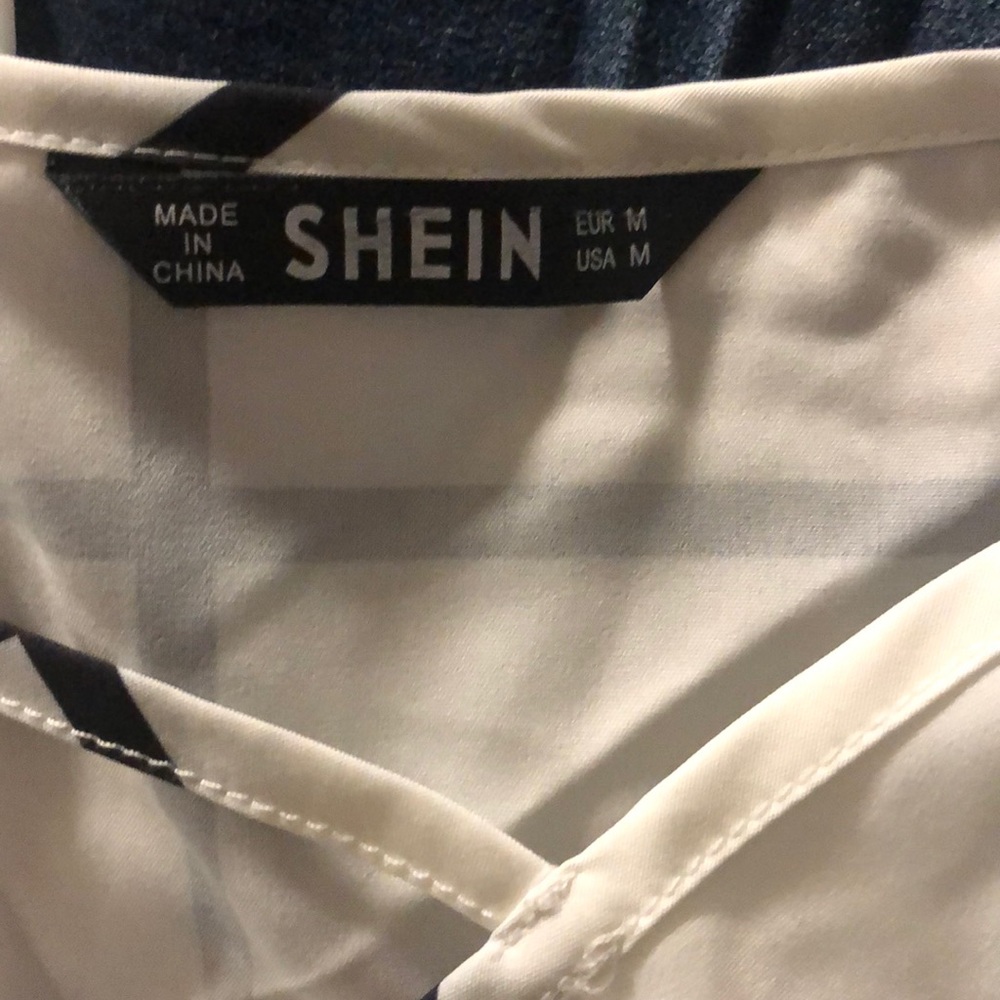 Shein medium top. - Picture 6 of 12
